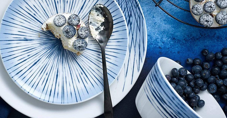 Noritake Holly and Berry 12 Piece Dinner Set - House